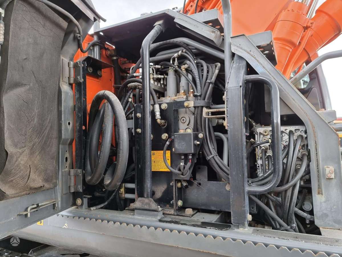 Hitachi ZX140W-3, excavator