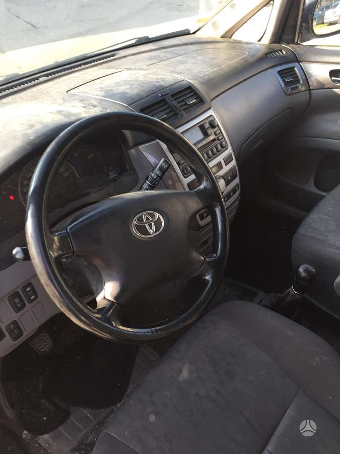 Toyota Avensis Verso