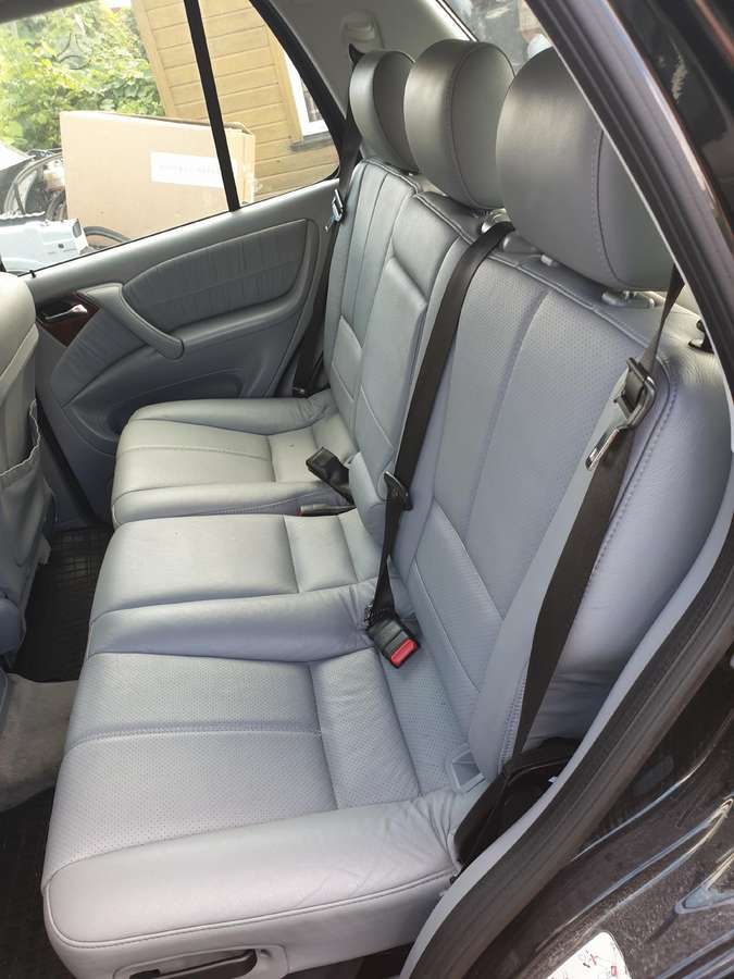 Mercedes-Benz ML270 Bamperiu nebėra