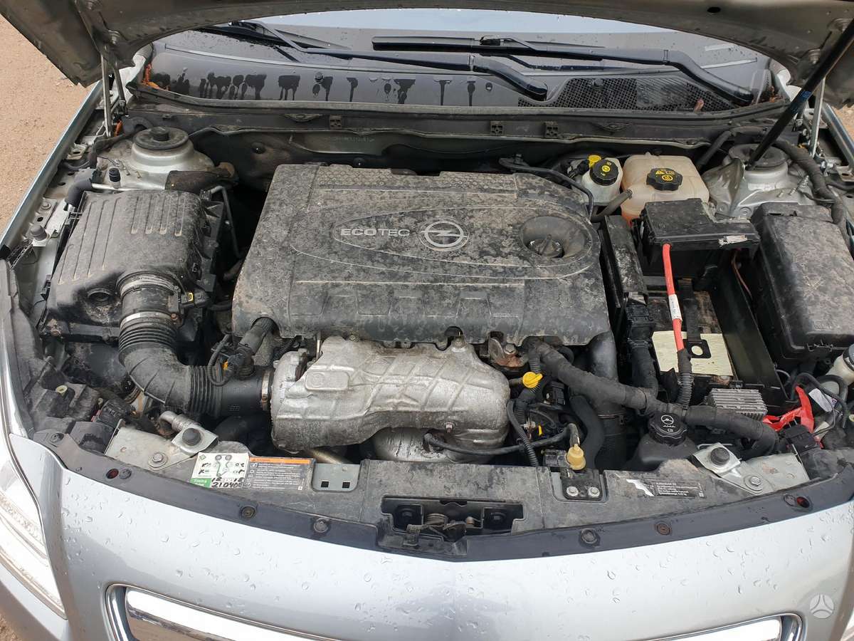 Opel Insignia dalimis