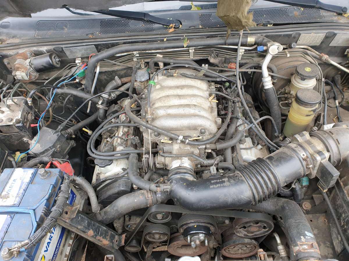 Opel Frontera dalimis
