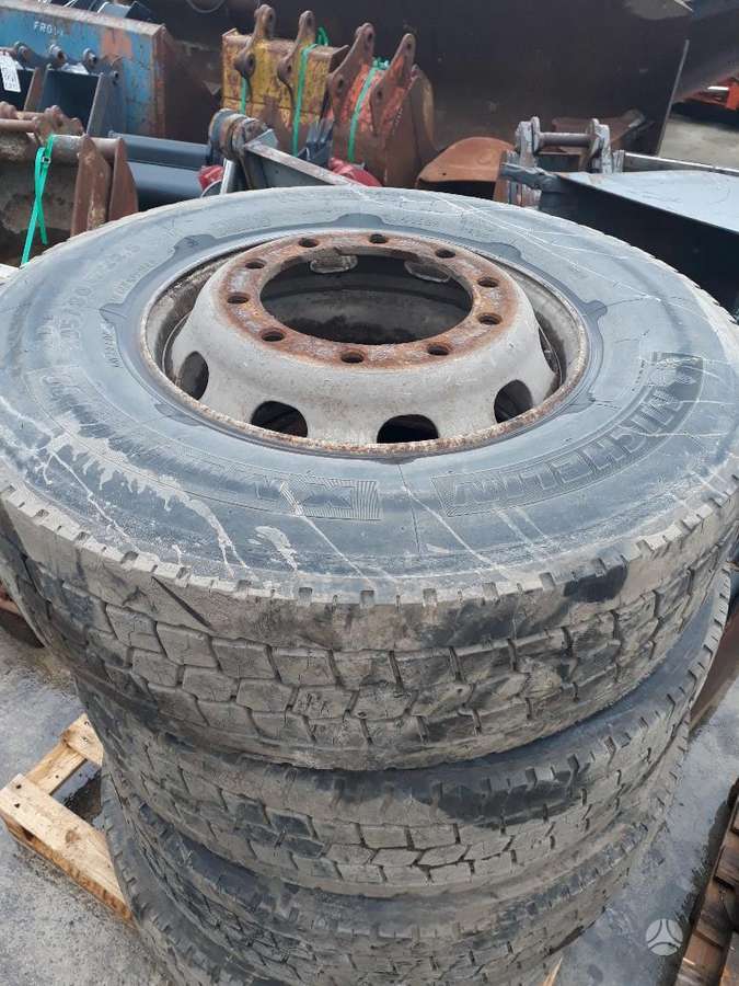 Michelin, всесезонные 295/80 R22,5