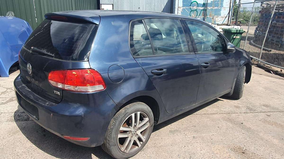 Volkswagen Golf по частям. Dalimis variklis cff