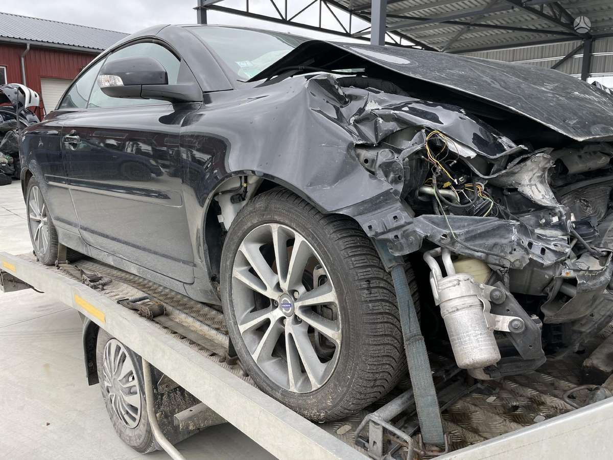 Volvo C70 rezerves daļās. D3 variklis