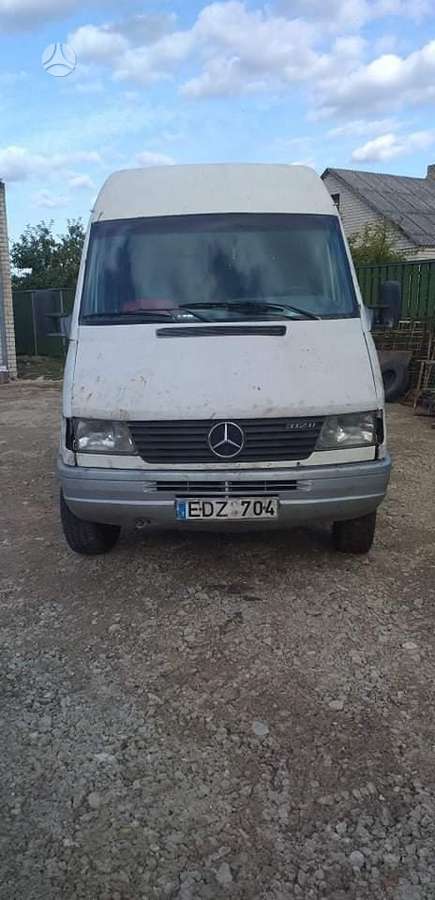 Mercedes-Benz Sprinter, passenger vans