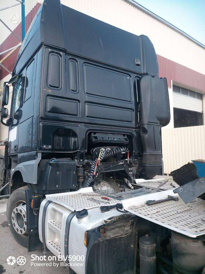 DAF Xf106.460, semi-trailer trucks