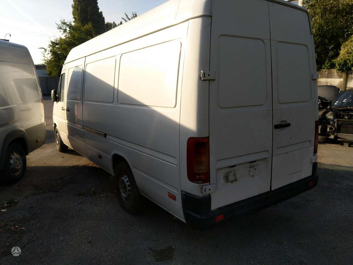 Volkswagen LT, preču