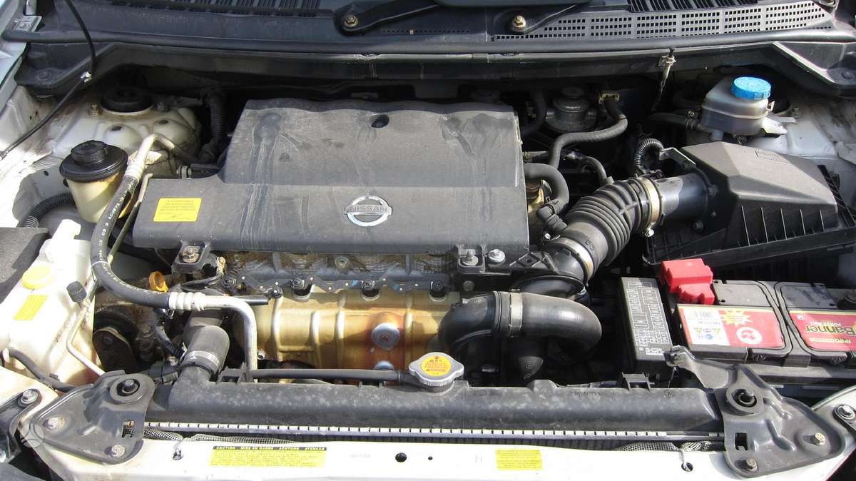 Nissan Almera Tino Dalimis