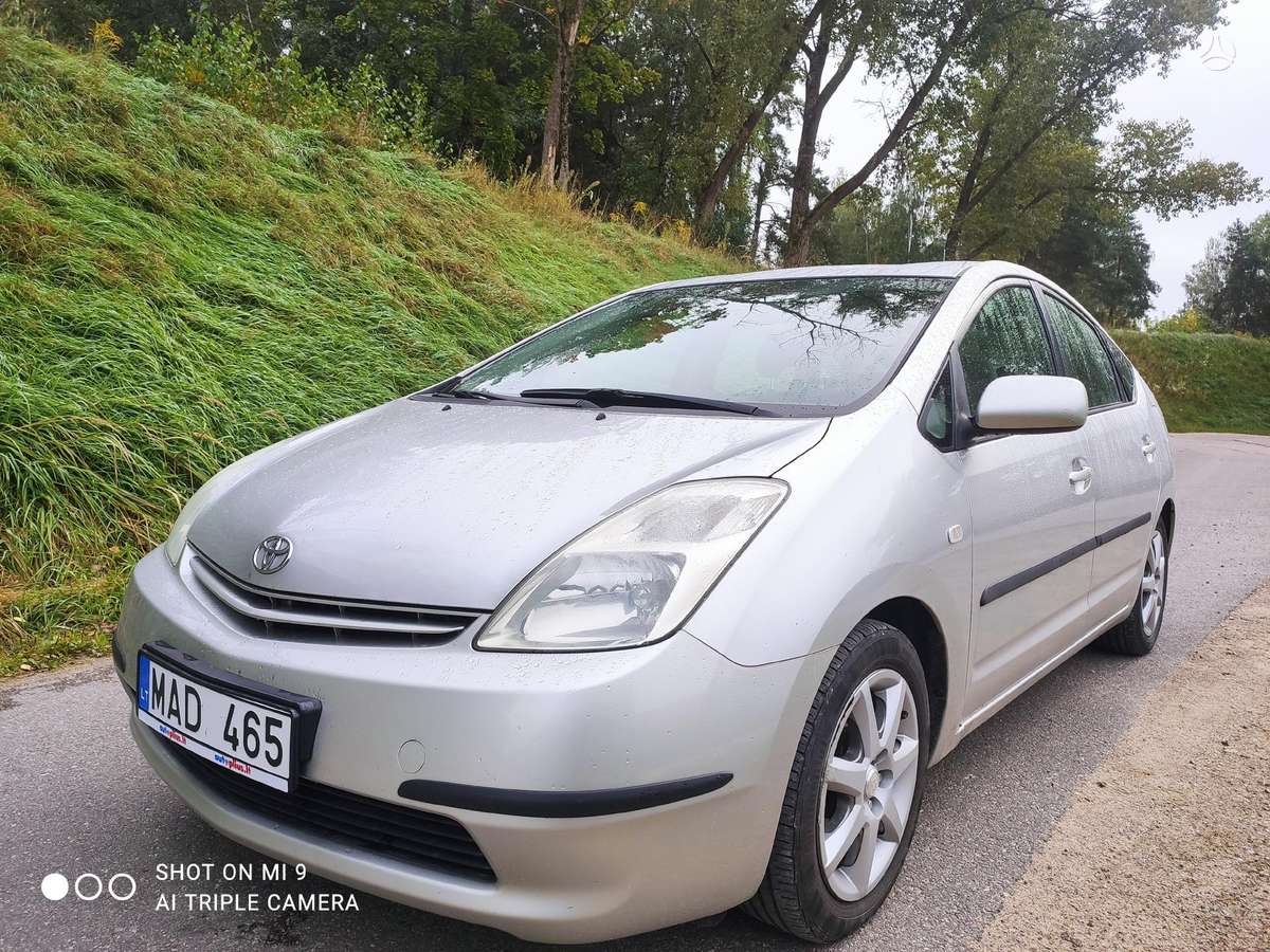 Toyota Prius, 1.5 l., hatchback