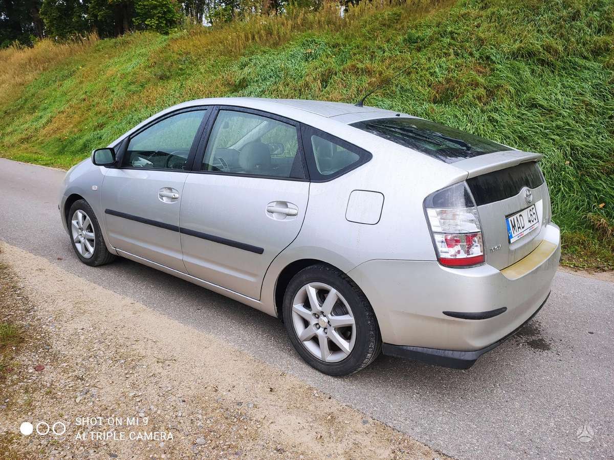 Toyota Prius, 1.5 l., hatchback