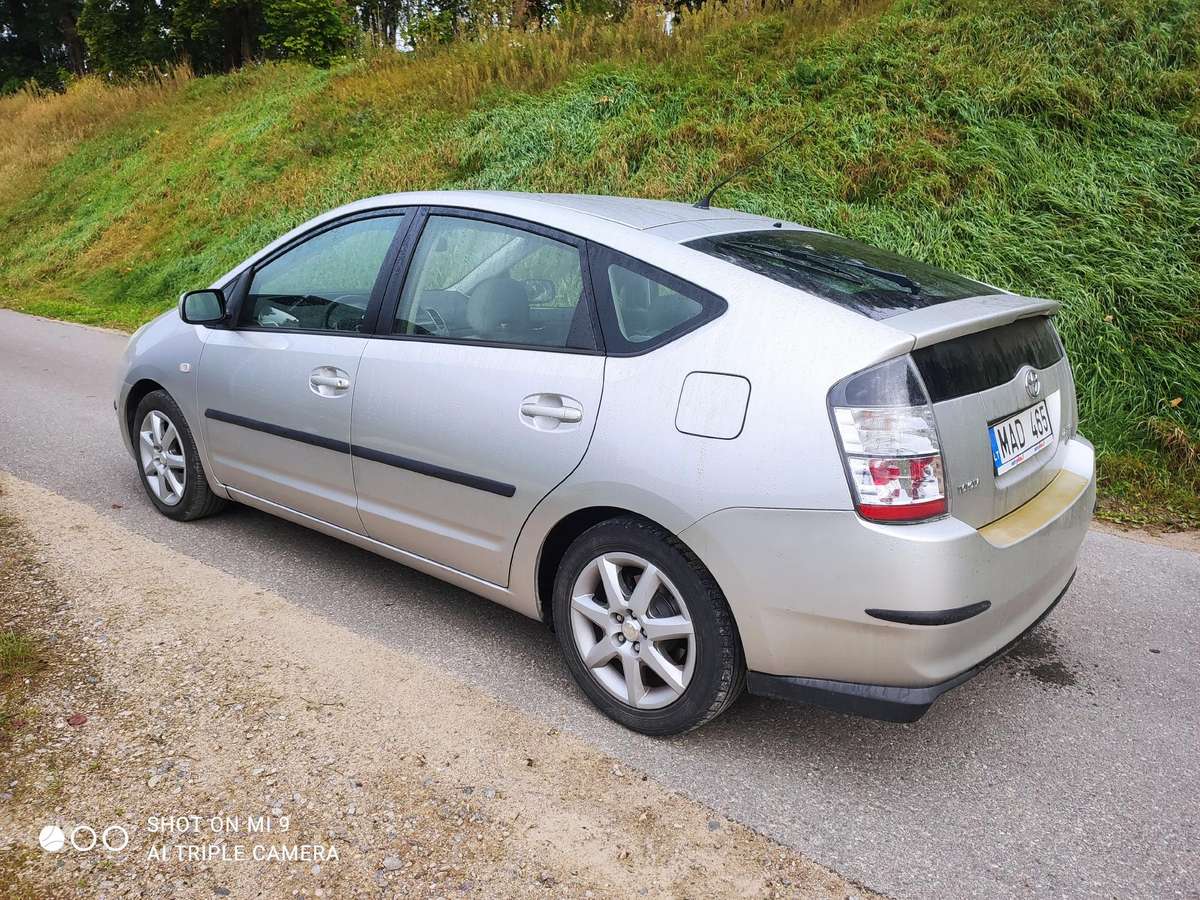 Toyota Prius, 1.5 l., Хэтчбек