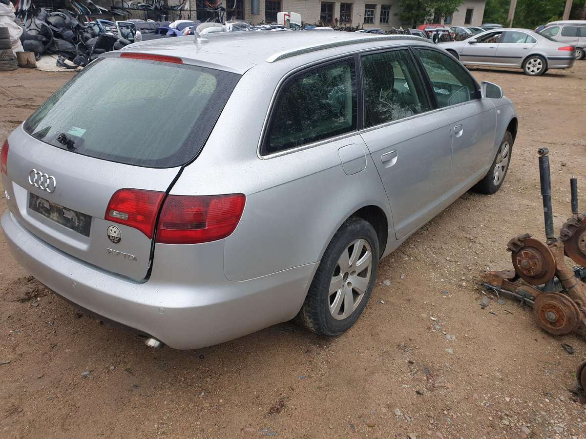 Audi A6 dalimis