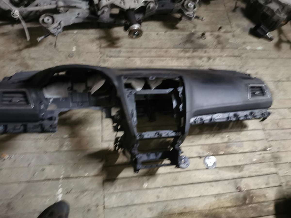 Subaru Legacy Yra ir daugiau daliu