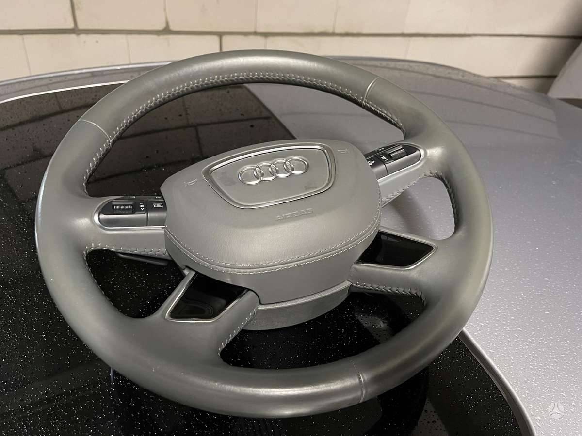 Audi A8 oro pagalvės