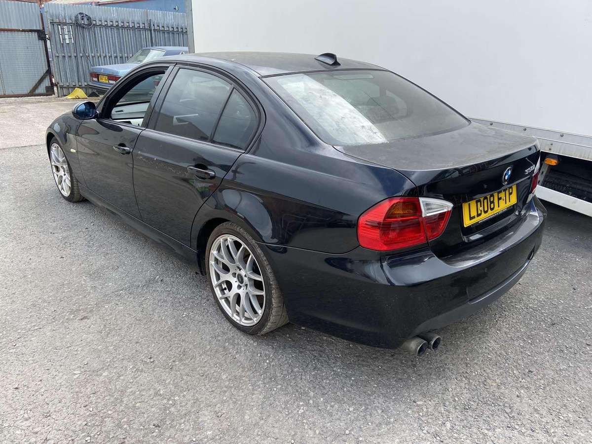 BMW 330