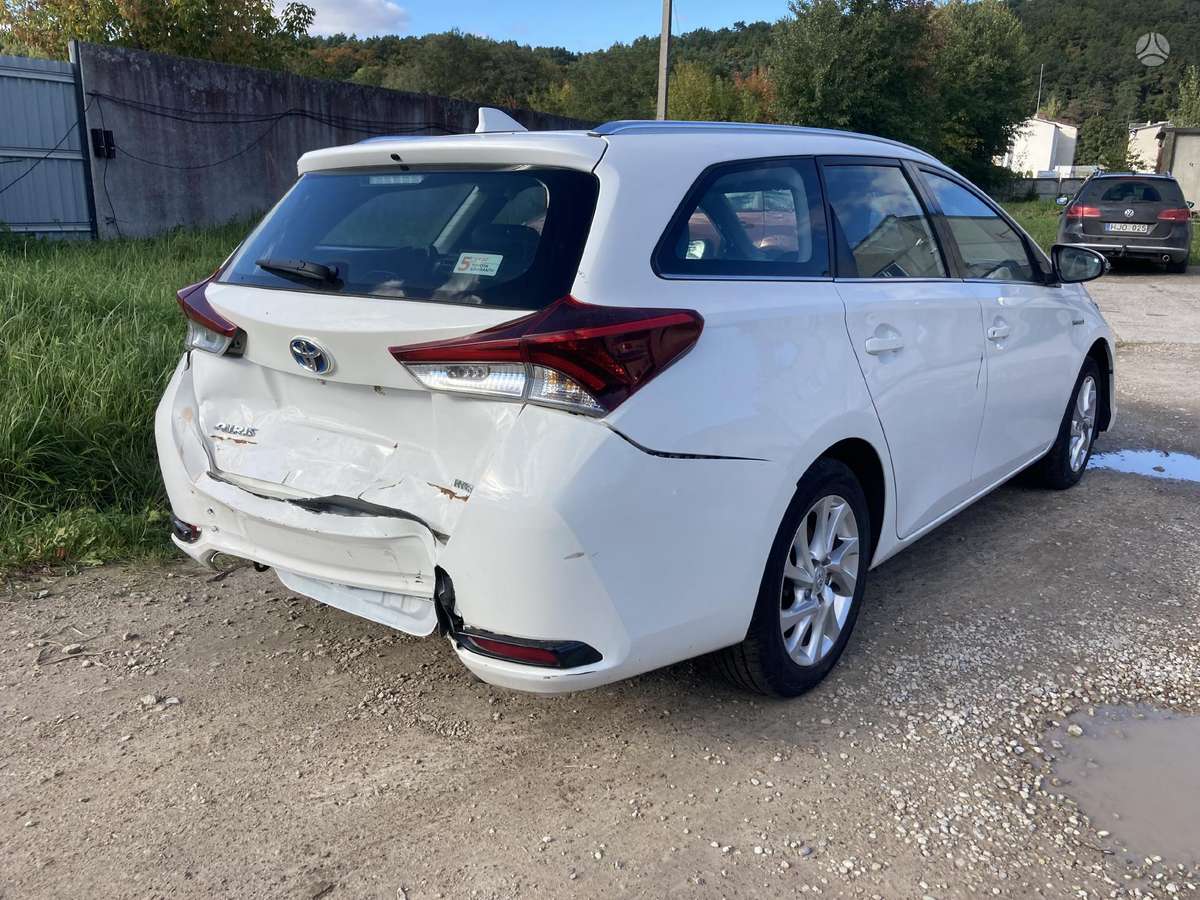 Toyota Auris dalimis