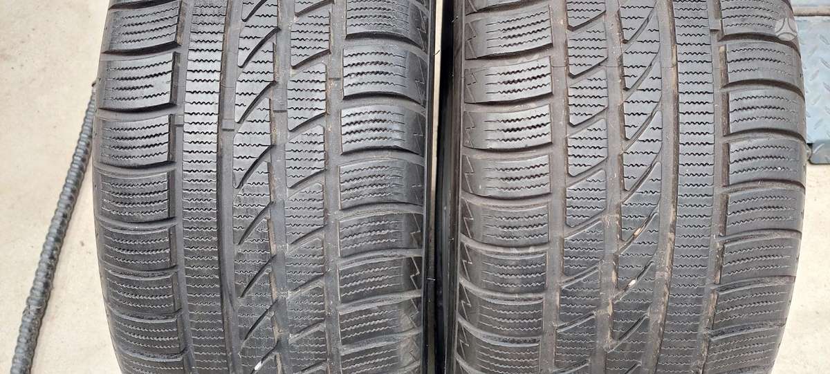 Hankook, žieminės 215/55 R17