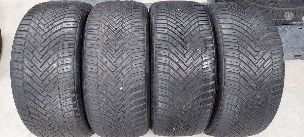 Continental, universalios 235/35 R19