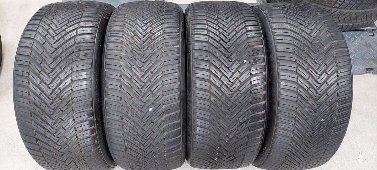 Continental, всесезонные 235/35 R19