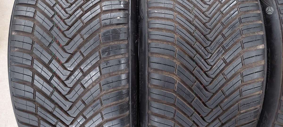 Continental, всесезонные 235/35 R19