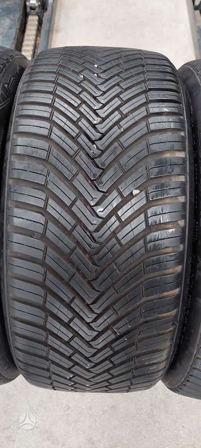Continental, всесезонные 235/35 R19
