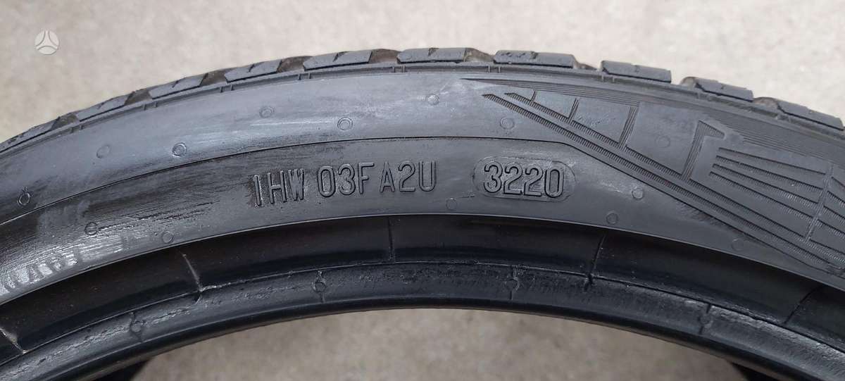 Continental, всесезонные 235/35 R19