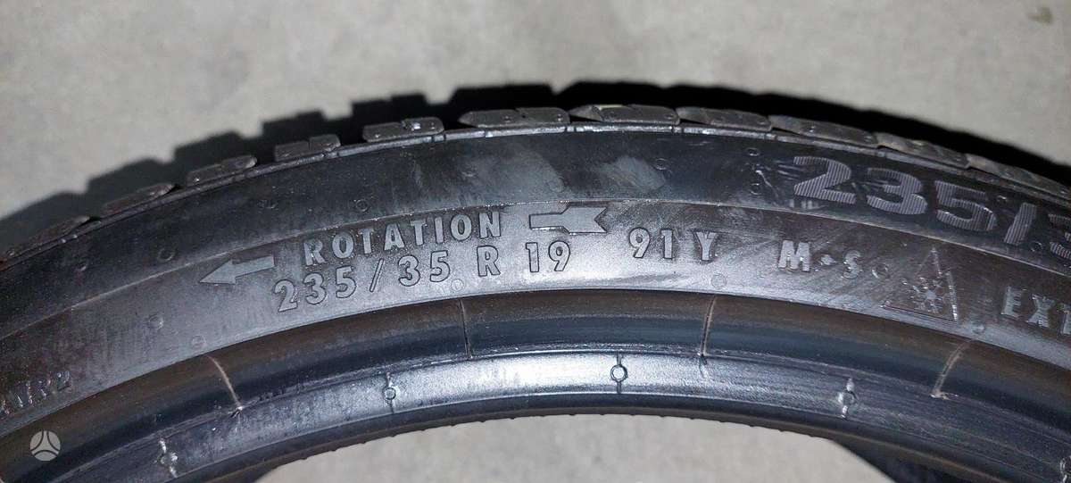 Continental, universalios 235/35 R19