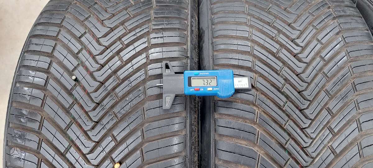 Continental, всесезонные 235/35 R19