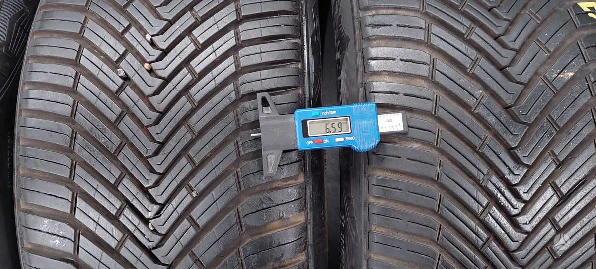Continental, всесезонные 235/35 R19