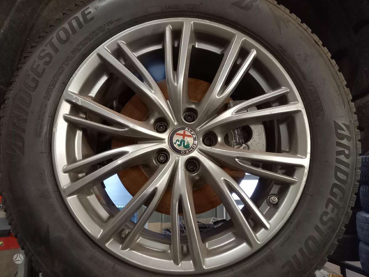 Alfa Romeo Stelvio, light alloy, R18