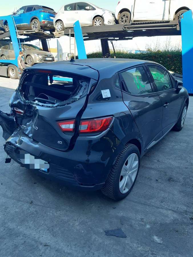 Renault Clio Dalis siunciame į kitus miestus