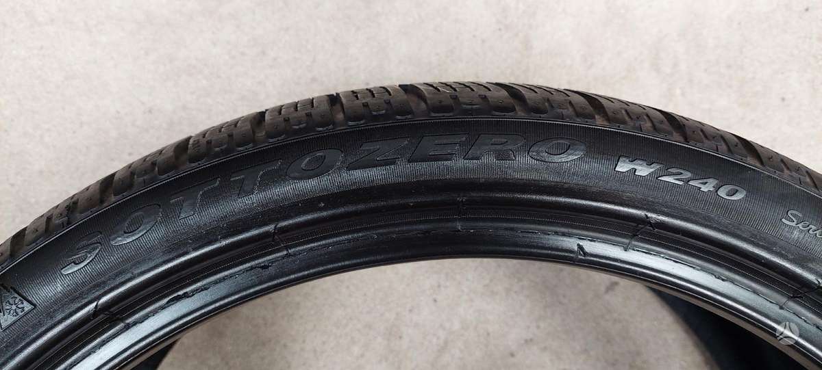 Pirelli, зимние 235/35 R19