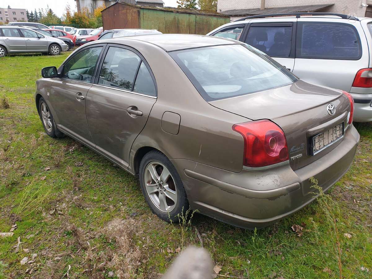 Toyota Avensis dalimis