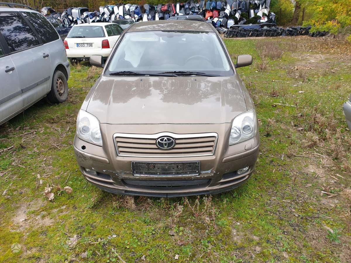 Toyota Avensis dalimis
