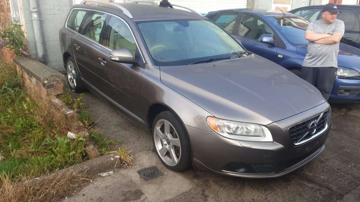Volvo V70 dalimis. Dalimis v70 variklis dalimis