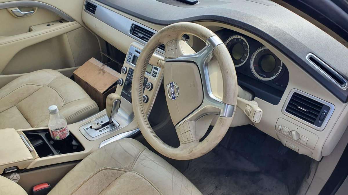 Volvo V70 dalimis. Dalimis v70 variklis dalimis