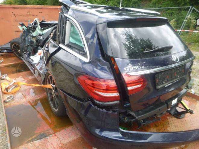 Mercedes-Benz C klasė dalimis