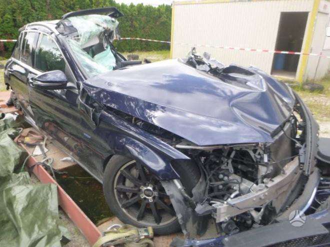 Mercedes-Benz C klasė dalimis