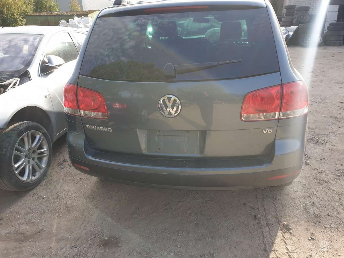Volkswagen Touareg dalimis