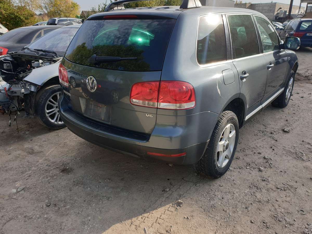 Volkswagen Touareg dalimis