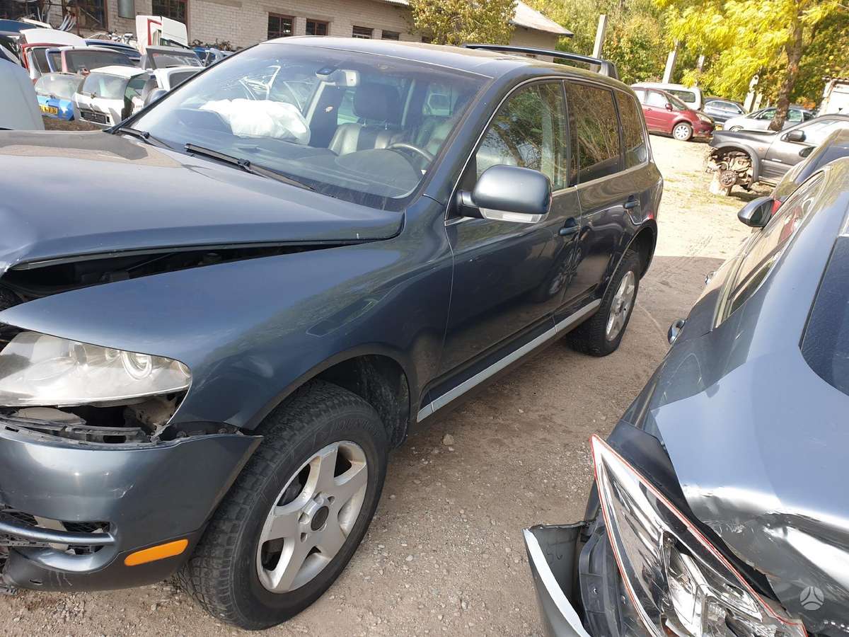 Volkswagen Touareg dalimis