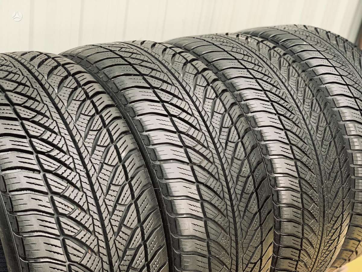 Goodyear UltraGrip8, зимние 245/45 R18