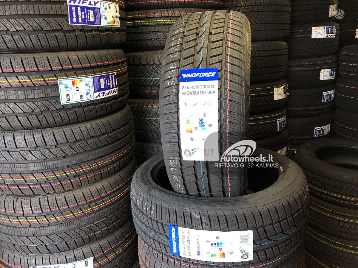 Windforce Snowblazer UHP, winter 235/45 R18