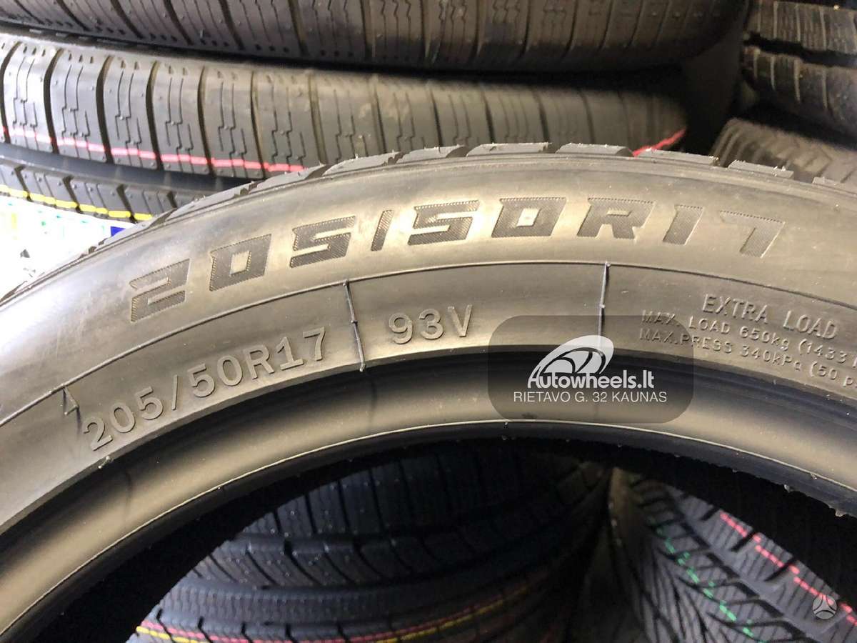 Windforce Snowblazer UHP, winter 205/50 R17