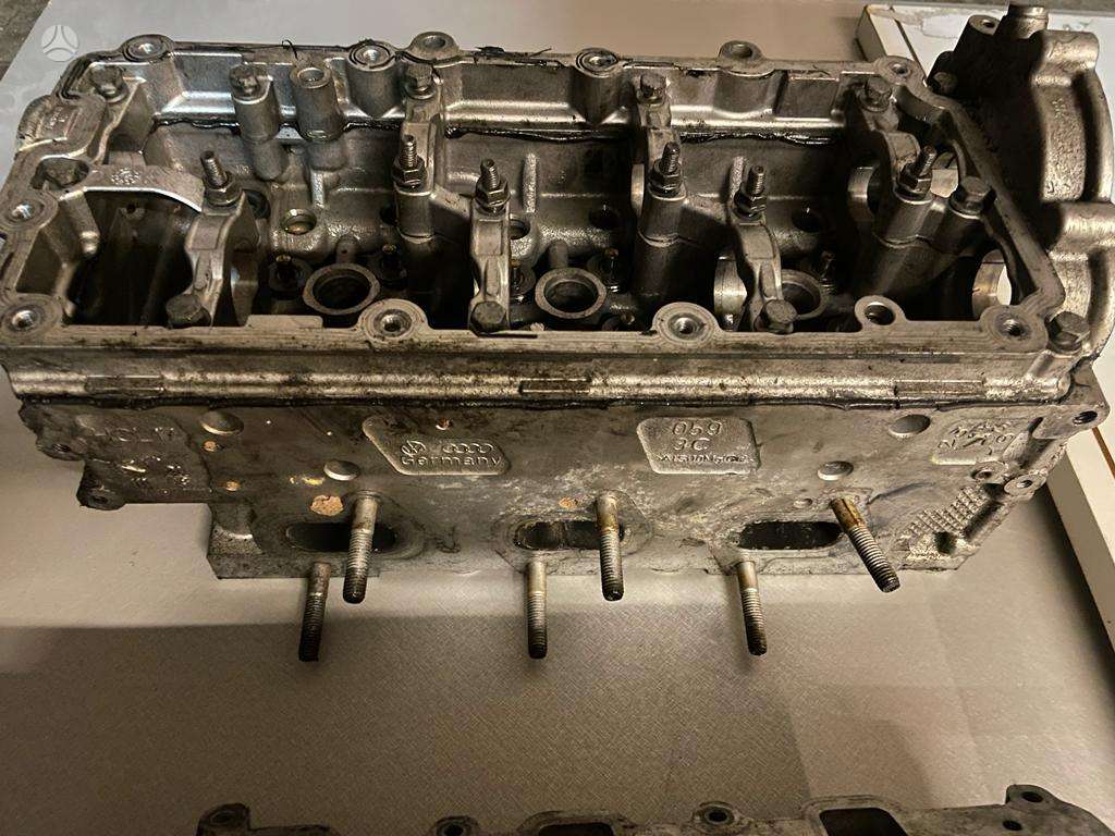 Audi Q7 pistons, cylinder head