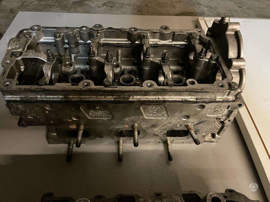 Audi Q7 pistons, cylinder head