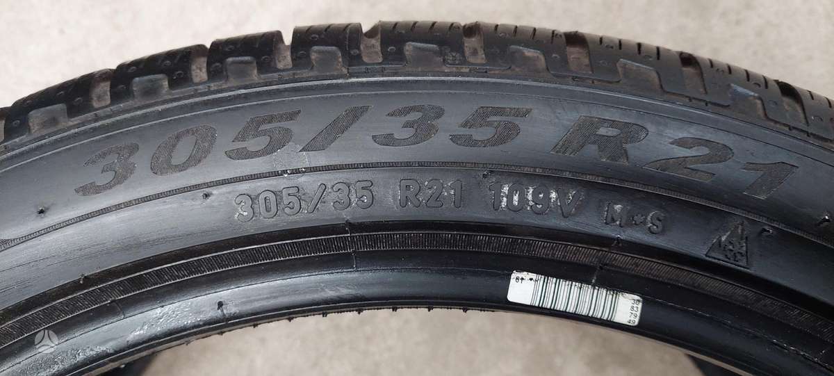 Pirelli SCORPION WINTER TM, winter 305/35 R21