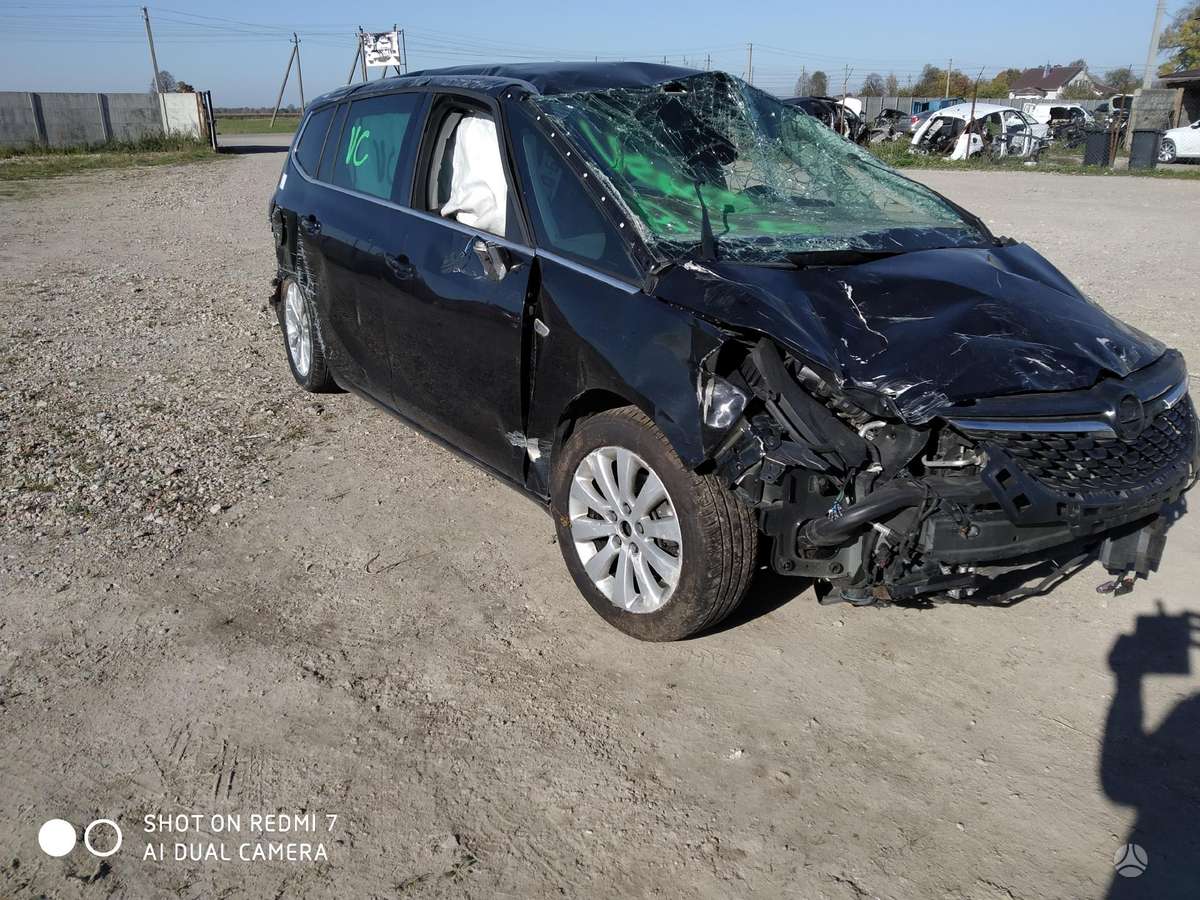 Opel Zafira B16dth