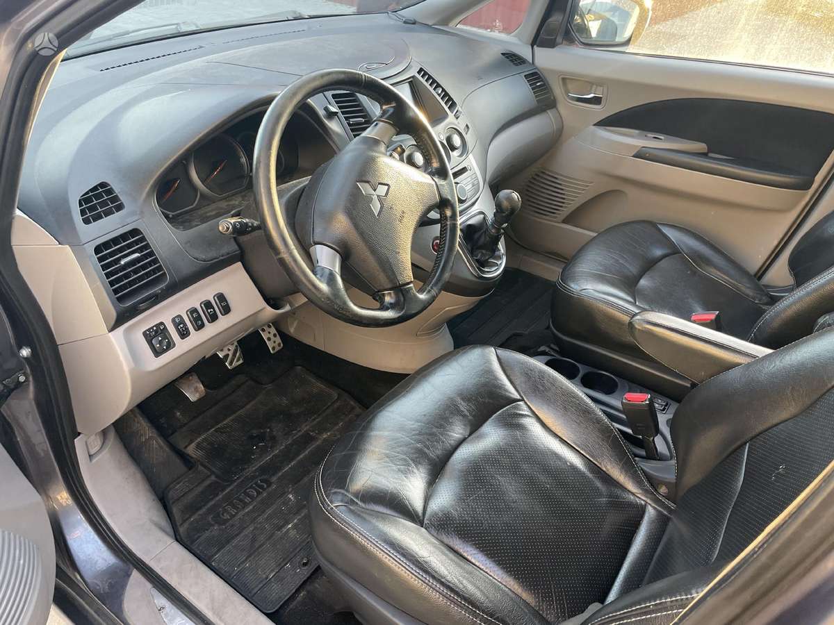 Mitsubishi Grandis по частям
