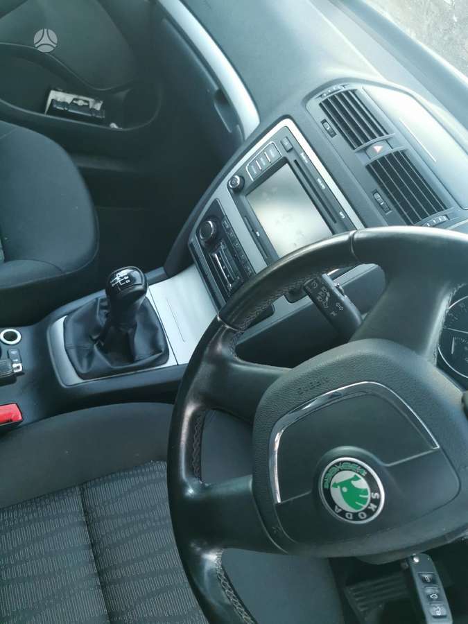 Skoda Octavia dalimis
